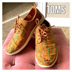 TOMS shoes